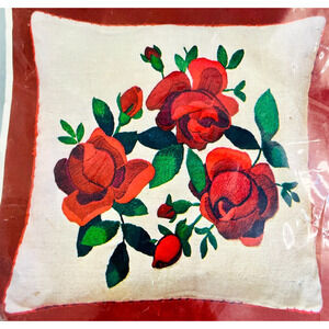 Creative Crewel Kit Pillow Cover Ring of Roses Crown Arts #5002 Vintage New READ